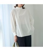 【アンフィーロ 自由区/UNFILO】のハイネックブラウス 人気、トレンドファッション・服の通販 founy(ファニー) ファッション Fashion レディースファッション Fashion for Women トップス・カットソー Cut & Sew Tops シャツ・ブラウス・オフィスカジュアル Elegant Blouses & Button-Ups 春 Spring 洗える Machine Washable カフス Cuff Design ギャザー Gathered, Ruffled 吸水 Absorbent, Quick-Dry シャーリング Shirring, Ruched シンプル Simple, Minimal スリーブ Sleeve, Long Sleeve / Short Sleeve ドレープ Drape, Draping Fabric ハイネック High Neck, Mock Neck ボトム Bottoms, Lower Wear S/S・春夏 SS, Spring/Summer, Warm Season おすすめ Recommended / Our Picks 夏 Summer thumbnail ホワイト|ID: prp329100004272723 ipo3291000000033647955