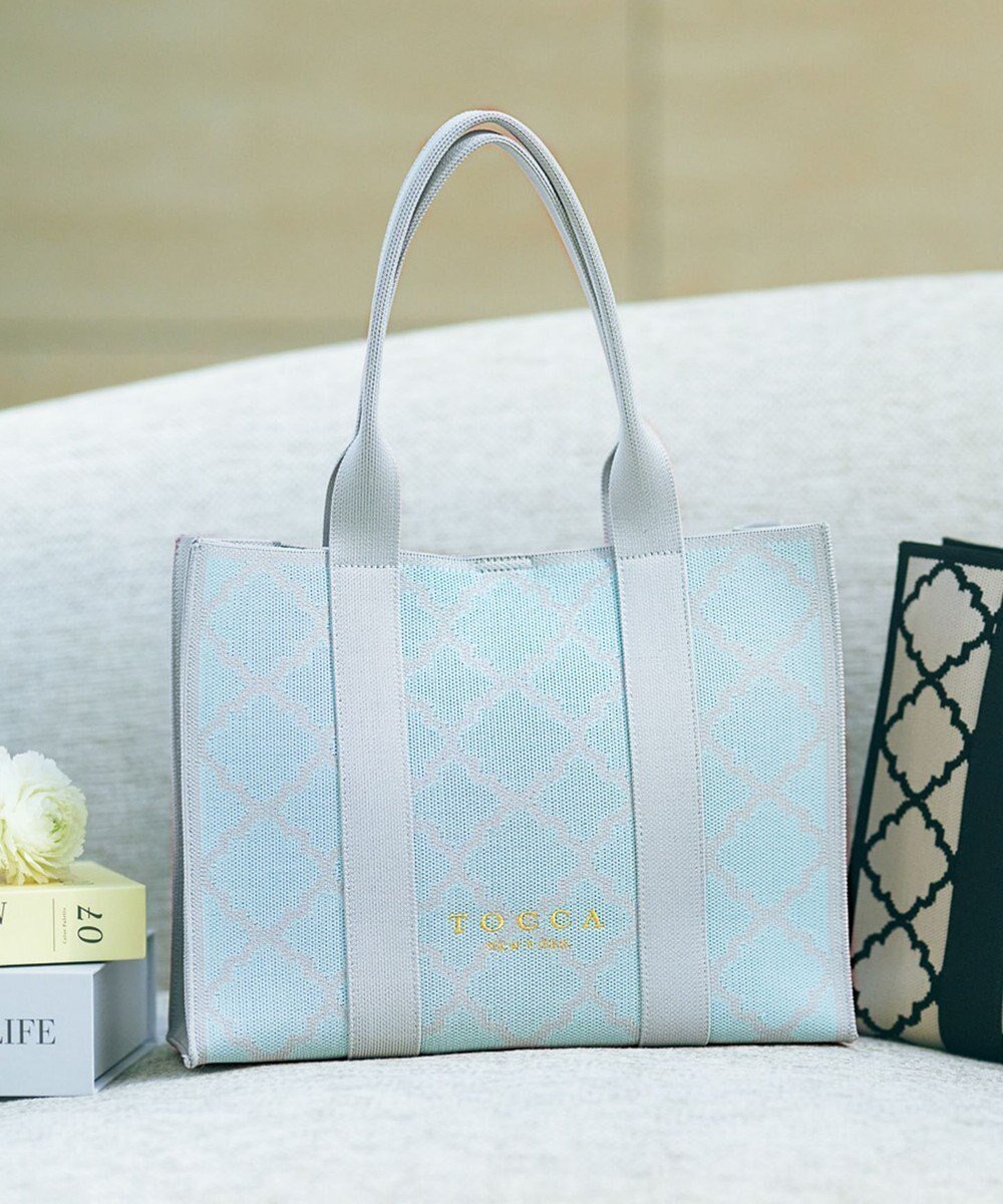 【トッカ/TOCCA】の【大人百花掲載】【A4サイズ対応】CHECKER CLOVER KNITBAG ニットバッグ インテリア・キッズ・メンズ・レディースファッション・服の通販 founy(ファニー) 　ファッション　Fashion　レディースファッション　Fashion for Women　トップス・カットソー　Cut & Sew Tops　ニット　Knit Tops & Sweaters　エレガント 上品　Elegant　パターン　Pattern, Design Print　ポケット　Pocket, Pocket Detail　モダン　Modern, Contemporary　財布　Wallet, Purse　雑誌　Magazine, Fashion Magazine　トッカブルー系|ID: prp329100004274177 ipo3291000000033591126