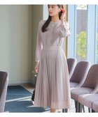 【ティアクラッセ/Tiaclasse】のパールボタンプリーツワンピース グレージュ|ID: prp329100004274236 ipo3291000000035138868