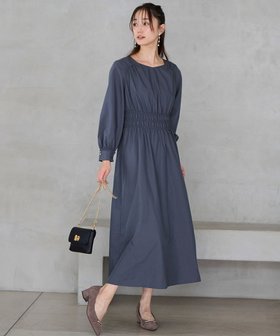 【エニィ スィス/any SiS】の【洗える】シャーリングディテール ワンピース 人気、トレンドファッション・服の通販 founy(ファニー) ファッション Fashion レディースファッション Fashion for Women ワンピース Dresses アンダー Underwear Essentials インナー Innerwear カフス Cuff Design シャーリング Shirring, Ruched シンプル Simple, Minimal スリット Slit, Slit Detail ドレス Dress, One-Piece バランス Balance, Style Balance パウダー Powder, Soft Tone エレガント 上品 Elegant 洗える Machine Washable A/W・秋冬 Autumn/Winter |ID:prp329100004274970