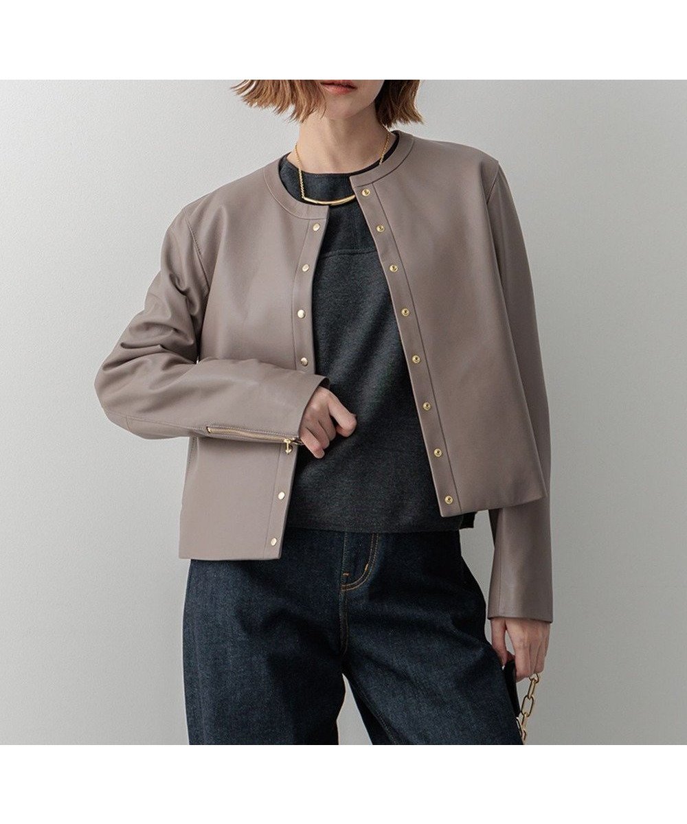 【23区/NIJYUSANKU】のラムレザー ノーカラージャケット インテリア・キッズ・メンズ・レディースファッション・服の通販 founy(ファニー) 　ファッション　Fashion　レディースファッション　Ladies' Fashion Online　アウター　Coat Outerwear　ジャケット　Jackets　ノーカラージャケット　No Collar Leather Jackets　コンパクト　Compact　シンプル　Simple　ジャケット　Jacket　ドット　Dot　フロント　Front　A/W・秋冬　Aw・Autumn/Winter・Fw・Fall-Winter　冬　Winter　2024年　2024　2024-2025秋冬・A/W　Aw/Autumn/Winter/Fw/Fall/2024-2025　トープ系|ID: prp329100004275299 ipo3291000000032616626