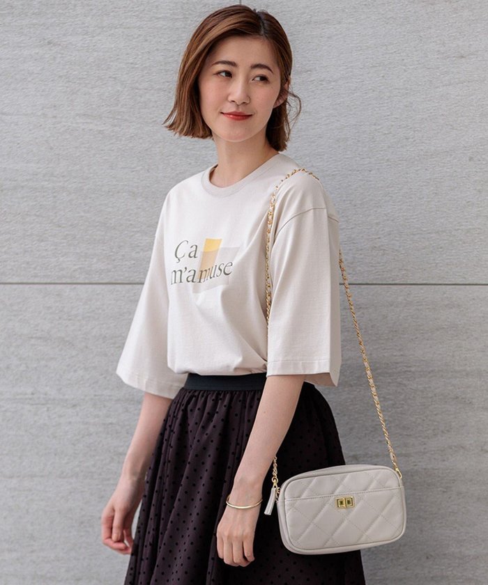 【23区/NIJYUSANKU】の【洗える】Ca mamuse ロゴ TEE インテリア・キッズ・メンズ・レディースファッション・服の通販 founy(ファニー) https://founy.com/ ファッション Fashion レディースファッション Fashion for Women トップス・カットソー Cut & Sew Tops シャツ・ブラウス・オフィスカジュアル Elegant Blouses & Button-Ups ロングTシャツ・Tシャツ Longline T-Shirts & Tees カットソー・ベーシックTシャツ Cut-and-Sewn Tops / Stretch Tees & Basics 2024年 2024 2024-2025秋冬・A/W Autumn/Winter 2024–25 AW24–25 インナー Innerwear カットソー Cut and Sewn Top グラフィック Graphic, Graphic Design スリット Slit, Slit Detail プリント Print, Printed Pattern ボトム Bottoms, Lower Wear モチーフ Motif, Design Theme 再入荷 Restock / Back in Stock 洗える Machine Washable A/W・秋冬 Autumn/Winter |ID: prp329100004275756 ipo3291000000032697059