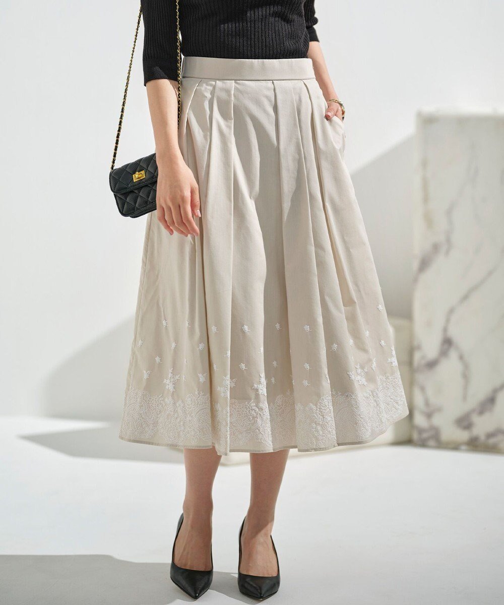 【組曲/KUMIKYOKU】のレースパネルプリント タックフレアスカート インテリア・キッズ・メンズ・レディースファッション・服の通販 founy(ファニー) 　ファッション　Fashion　レディースファッション　Fashion for Women　スカート　Skirts　Aライン・フレアスカート　A-Line & Flared Skirts　エレガント 上品　Elegant　プリント　Print, Printed Pattern　ランダム　Random, Irregular　レース　Lace, Lace Fabric　A/W・秋冬　Autumn/Winter　クリームベージュ系|ID: prp329100004275910 ipo3291000000034245294