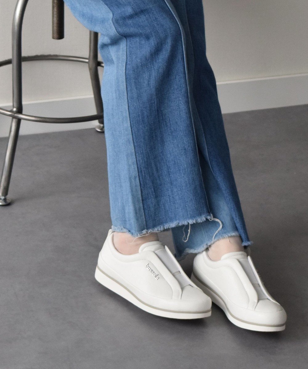 【インター ショシュール/INTER-CHAUSSURES】の【BUSSOLA】撥水フラットスリッポンスニーカー インテリア・キッズ・メンズ・レディースファッション・服の通販 founy(ファニー) 　ファッション　Fashion　レディースファッション　WOMEN　抗菌　Antibacterial　スニーカー　Sneakers　バランス　Balance　ライニング　Lining　ホワイト|ID: prp329100004281554 ipo3291000000031976243