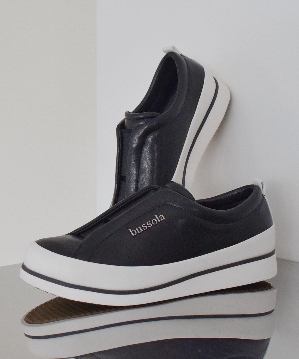 【インター ショシュール/INTER-CHAUSSURES】の【BUSSOLA】撥水フラットスリッポンスニーカー インテリア・キッズ・メンズ・レディースファッション・服の通販 founy(ファニー) 　ファッション　Fashion　レディースファッション　WOMEN　抗菌　Antibacterial　スニーカー　Sneakers　バランス　Balance　ライニング　Lining　ブラック|ID: prp329100004281554 ipo3291000000031976244