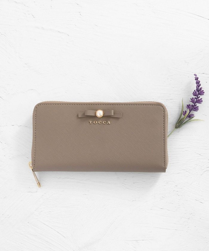 【トッカ/TOCCA】のPEARL KNOT LONGWALLET 長財布 インテリア・キッズ・メンズ・レディースファッション・服の通販 founy(ファニー) https://founy.com/ ファッション Fashion レディースファッション Ladies' Fashion Online 財布 Wallets 2024年 2024 2024春夏・S/S Ss,Spring/Summer,2024 おすすめ Recommend エレガント 上品 Elegant パール Pearl ポケット Pocket メタル Metal モチーフ Motif リボン Ribbon リュクス Luxe ロマンティック Romantic 夏 Summer S/S・春夏 Ss・Spring/Summer 財布 Wallet |ID: prp329100004285762 ipo3291000000032411350