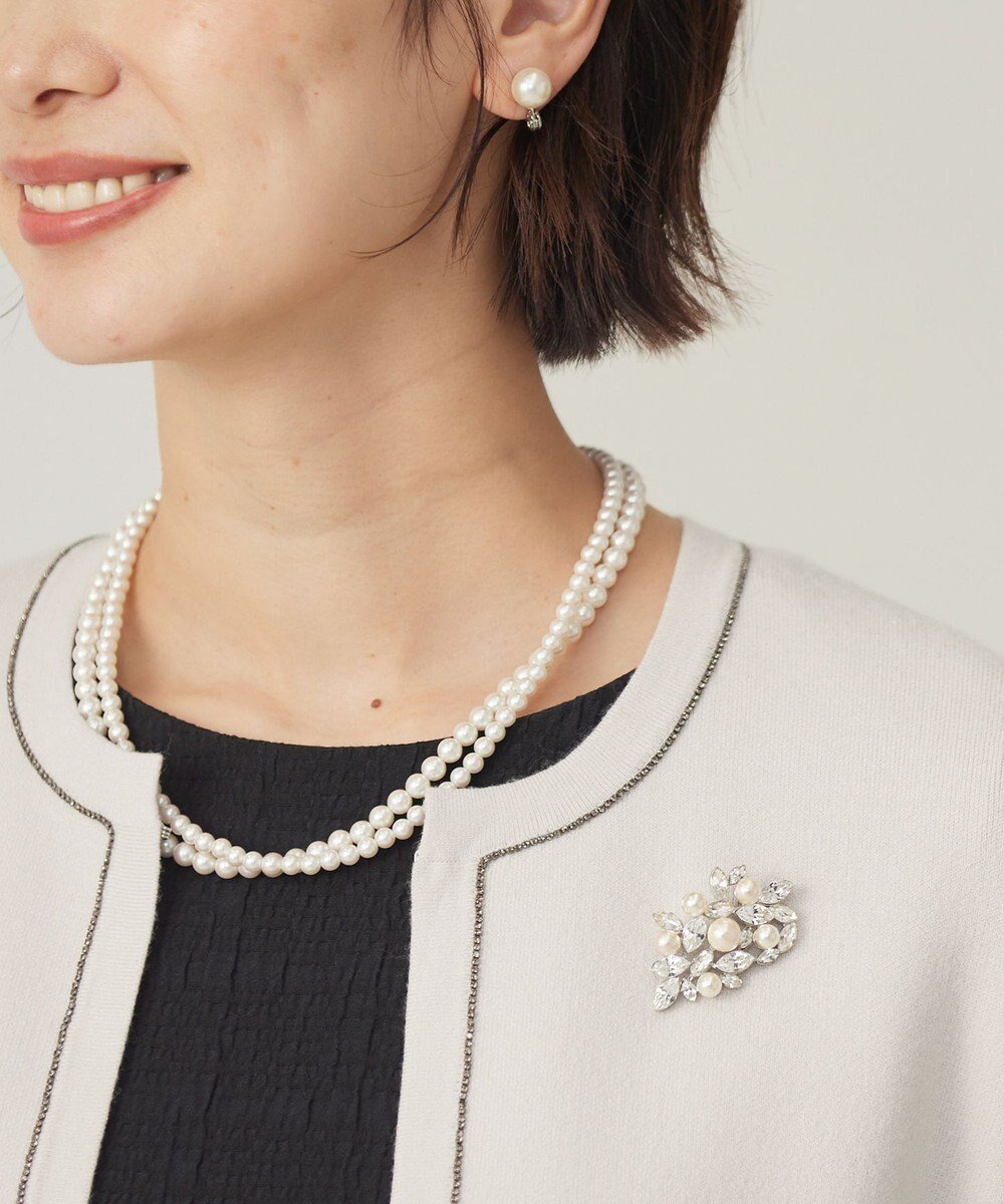【ジェイ プレス/J.PRESS】のビジューパール ブローチ 人気、トレンドファッション・服の通販 founy(ファニー) 　ファッション　Fashion　レディースファッション　WOMEN　おすすめ　Recommend　アクセサリー　Accessories　ギフト プレゼント　Gift Present　クリスタル　Crystal　ショール　Shawl　シンプル　Simple　ジャケット　Jacket　セレモニー　Ceremony　パール　Pearl　フラワー　Flower　ブローチ　Brooch　エレガント 上品　Elegant　再入荷　Restock/Back In Stock/Re Arrival　 other-1|ID: prp329100004286958 ipo3291000000032209878