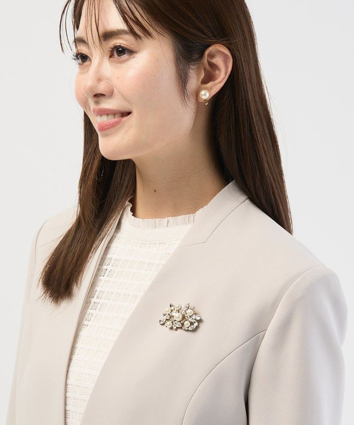 【ジェイ プレス/J.PRESS】のビジューパール ブローチ インテリア・キッズ・メンズ・レディースファッション・服の通販 founy(ファニー) https://founy.com/ ファッション Fashion レディースファッション Fashion for Women おすすめ Recommended / Our Picks アクセサリー Fashion Accessories ギフト プレゼント Gift / Present クリスタル Crystal, Swarovski ショール Shawl, Wrap シンプル Simple, Minimal ジャケット Jacket, Outerwear セレモニー Ceremony パール Pearl, Pearl Accent フラワー Flower, Floral ブローチ Brooch, Pin Brooch エレガント 上品 Elegant |ID: prp329100004286958 ipo3291000000034314173