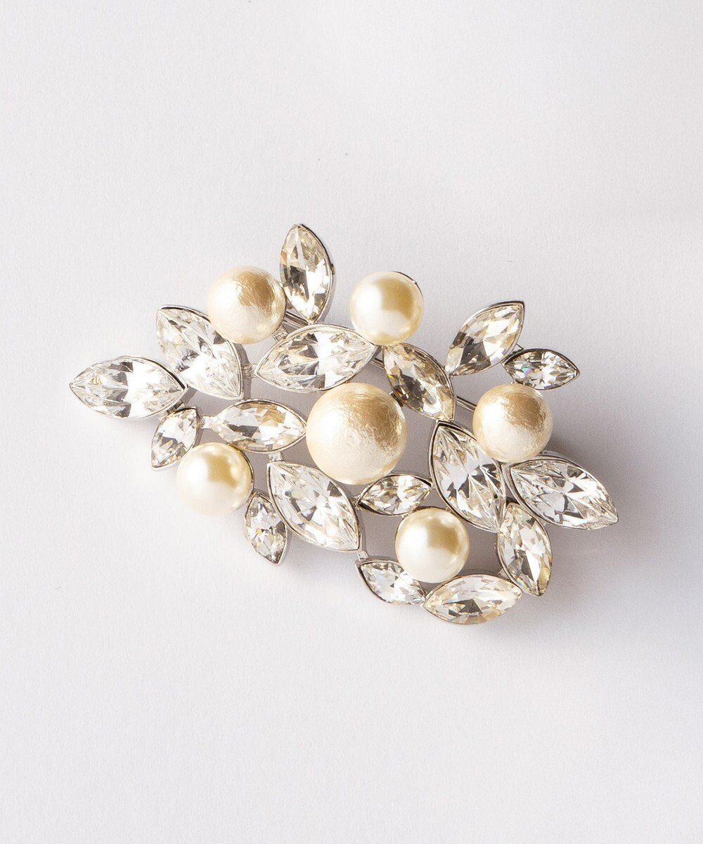 【ジェイ プレス/J.PRESS】のビジューパール ブローチ インテリア・キッズ・メンズ・レディースファッション・服の通販 founy(ファニー) 　ファッション　Fashion　レディースファッション　Fashion for Women　おすすめ　Recommended / Our Picks　アクセサリー　Fashion Accessories　ギフト プレゼント　Gift / Present　クリスタル　Crystal, Swarovski　ショール　Shawl, Wrap　シンプル　Simple, Minimal　ジャケット　Jacket, Outerwear　セレモニー　Ceremony　パール　Pearl, Pearl Accent　フラワー　Flower, Floral　ブローチ　Brooch, Pin Brooch　エレガント 上品　Elegant　シルバー系|ID: prp329100004286958 ipo3291000000035859266