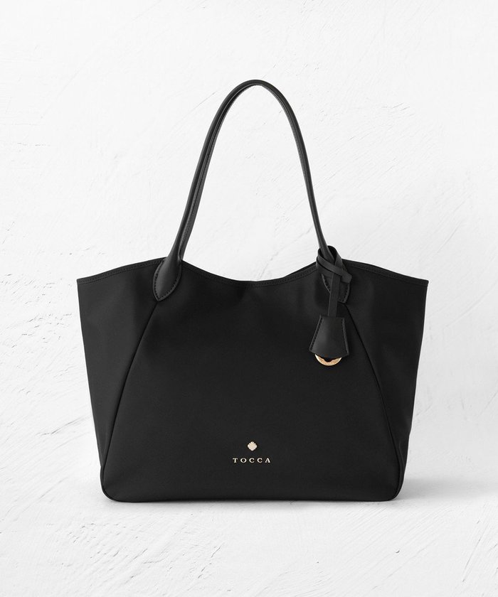 【トッカ/TOCCA】の【A4サイズ対応・撥水】T-JARDIN NYLONBAG ナイロンバッグ インテリア・キッズ・メンズ・レディースファッション・服の通販 founy(ファニー) https://founy.com/ ファッション Fashion レディースファッション Fashion for Women バッグ Bags シンプル Simple, Minimal ジップ Zip, Zipper スマホ Smartphone, Mobile Device 財布 Wallet, Purse フォルム Silhouette, Form ポケット Pocket, Pocket Detail 冬 Winter / This Winter S/S・春夏 SS, Spring/Summer, Warm Season 夏 Summer 2024年 2024 2024春夏・S/S Spring/Summer 2024 SS24 エレガント 上品 Elegant ビジネス 仕事 通勤 Business / Work / Commuting |ID: prp329100004288487 ipo3291000000030498898
