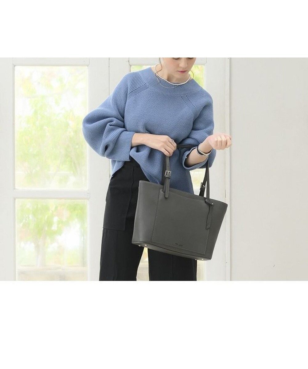 【エースバッグズアンドラゲッジ/ACE BAGS & LUGGAGE】のW .Day/Night ヴァロ トートバッグ A4サイズ 10.1インチタブレット収納 15121 ダブルアンドデイナイト インテリア・キッズ・メンズ・レディースファッション・服の通販 founy(ファニー) 　ファッション　Fashion　レディースファッション　WOMEN　バッグ　Bag　クッション　Cushion　コンパクト　Compact　傘　Umbrella　シンプル　Simple　ジャケット　Jacket　スエード　Suede　スリーブ　Sleeve　定番　Standard　フロント　Front　ポケット　Pocket　おすすめ　Recommend　グレー|ID: prp329100004295658 ipo3291000000029797229