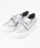 【トッカ/TOCCA】の【晴雨兼用・軽量・抗菌消臭】NUANCE RIBBON SNEAKERS スニーカー 人気、トレンドファッション・服の通販 founy(ファニー) ファッション Fashion レディースファッション Fashion for Women アシンメトリー Asymmetrical Style 厚底 Platform Shoes クッション Cushion, Throw Pillow 抗菌 Antibacterial, Bacteria-Resistant 軽量 Lightweight, Ultra Light シルバー Silver, Metallic Silver スニーカー Sneakers, Trainers 雑誌 Magazine, Fashion Magazine フェミニン Feminine, Girly プレート Plate, Dish メタル Metal, Metal Parts リボン Ribbon, Bow リュクス Luxury, Elegant, High-End, Chic ロマンティック Romantic, Feminine Style エレガント 上品 Elegant thumbnail シルバー系|ID: prp329100004297287 ipo3291000000034190179