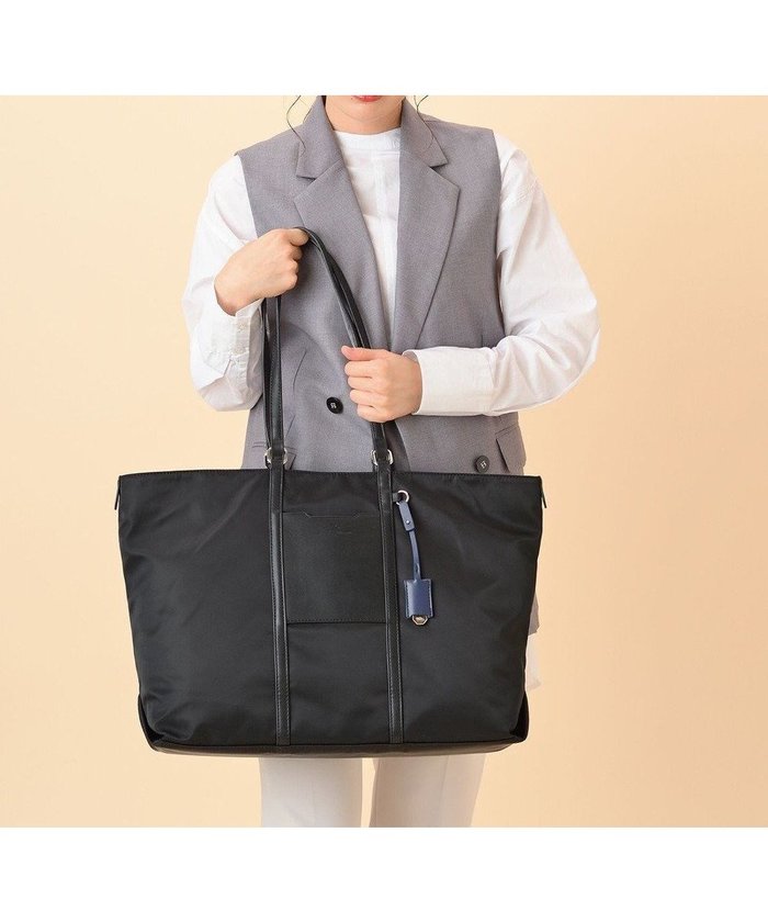 【エースバッグズアンドラゲッジ/ACE BAGS & LUGGAGE】のW .Day Night ノルド ダブルハンドルトート B4サイズ 15068 ダブルアンドデイナイト ビジネスバッグ インテリア・キッズ・メンズ・レディースファッション・服の通販 founy(ファニー) https://founy.com/ ファッション Fashion レディースファッション WOMEN バッグ Bag クッション Cushion スエード Suede スリーブ Sleeve フロント Front ポケット Pocket おすすめ Recommend ビジネス 仕事 通勤 Business |ID: prp329100004298212 ipo3291000000029806939