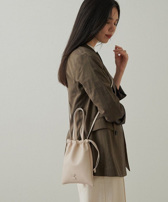【イアクッチ/IACUCCI】の【BEST SELLER】グラネッロ CERVO インテリア・キッズ・メンズ・レディースファッション・服の通販 founy(ファニー) https://founy.com/ ファッション Fashion レディースファッション Fashion for Women コンパクト Compact, Small Size 今季 This Season, Current Season 巾着 Drawstring Bag, Kinchaku フロント Front, Front Design ポーチ Pouch, Small Case メタル Metal, Metal Parts リップ Lip, Lip Motif ワンポイント One Point, Statement Accent S/S・春夏 SS, Spring/Summer, Warm Season 夏 Summer 2025年 2025 2025春夏・S/S Spring/Summer 2025 SS25 |ID: prp329100004300478 ipo3291000000033276011
