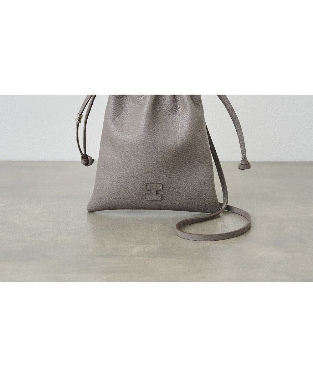 【イアクッチ/IACUCCI】の【BEST SELLER】グラネッロ CERVO インテリア・キッズ・メンズ・レディースファッション・服の通販 founy(ファニー) ファッション Fashion レディースファッション Fashion for Women コンパクト Compact, Small Size 巾着 Drawstring Bag, Kinchaku フロント Front, Front Design ポーチ Pouch, Small Case メタル Metal, Metal Parts リップ Lip, Lip Motif ワンポイント One Point, Statement Accent グレー|ID: prp329100004300478 ipo3291000000034188641