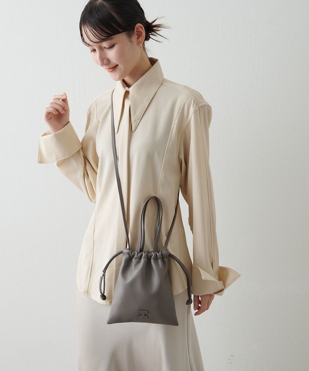 【イアクッチ/IACUCCI】の【BEST SELLER】グラネッロ 2WAYTOTE CERVO インテリア・キッズ・メンズ・レディースファッション・服の通販 founy(ファニー) 　ファッション　Fashion　レディースファッション　Fashion for Women　バッグ　Bags　イエロー　Yellow　春　Spring　コレクション　Collection, Seasonal Line　コンパクト　Compact, Small Size　巾着　Drawstring Bag, Kinchaku　パープル　Purple, Violet　フロント　Front, Front Design　ポーチ　Pouch, Small Case　メタル　Metal, Metal Parts　リップ　Lip, Lip Motif　ワンポイント　One Point, Statement Accent　S/S・春夏　SS, Spring/Summer, Warm Season　夏　Summer　グレー|ID: prp329100004300478 ipo3291000000034567650