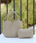 【ティアクラッセ/Tiaclasse】の【ポーチ・ショルダー紐付き】フラワーカットフェイクレザーバッグ ベージュ|ID: prp329100004300830 ipo3291000000031185095