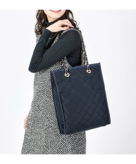 【レスポートサック/LeSportsac】 CHAIN N/S TOTE/ディープシーブルーキルト人気、トレンドファッション・服の通販 founy(ファニー) ファッション Fashion レディースファッション WOMEN バッグ Bag キルティング Quilting 軽量 Lightweight スタイリッシュ Stylish スリム Slim チェーン Chain プリント Print ポケット Pocket エレガント 上品 Elegant ギフト プレゼント Gift Present ビジネス 仕事 通勤 Business 結婚式 Wedding Ceremony |ID:prp329100004300858