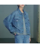 【23区/NIJYUSANKU】の【Oggi3月号掲載/RED CARD TOKYO×23区】ショート丈 デニム ジャケット 人気、トレンドファッション・服の通販 founy(ファニー) 雑誌掲載アイテム Magazine Picks & Fashion Features ファッション雑誌 Fashion Magazines オッジ Oggi ファッション Fashion レディースファッション Fashion for Women アウター Coat / Outerwear Collection レディースジャケット・軽アウター Jackets デニムジャケット / カジュアルアウター Denim Jackets インディゴ Indigo Denim ウォッシュ Washed Finish ヴィンテージ Vintage Style 春 Spring クラシック Classic, Timeless Style コラボ Collaboration, Collab 3月号 March Issue ショート Short, Short Length シンプル Simple, Minimal ジャケット Jacket, Outerwear ストレッチ Stretch, Stretchy Fabric セットアップ Set-Up, Coordinated Outfit 雑誌 Magazine, Fashion Magazine デニム Denim, Jeans Material トレンド Trend, Trending Now パターン Pattern, Design Print プレミアム Premium, High-End ベーシック Basic, Essential モダン Modern, Contemporary リアル Real, Realistic ワイド Wide, Wide Fit S/S・春夏 SS, Spring/Summer, Warm Season thumbnail ライトブルー系|ID: prp329100004311696 ipo3291000000033222387