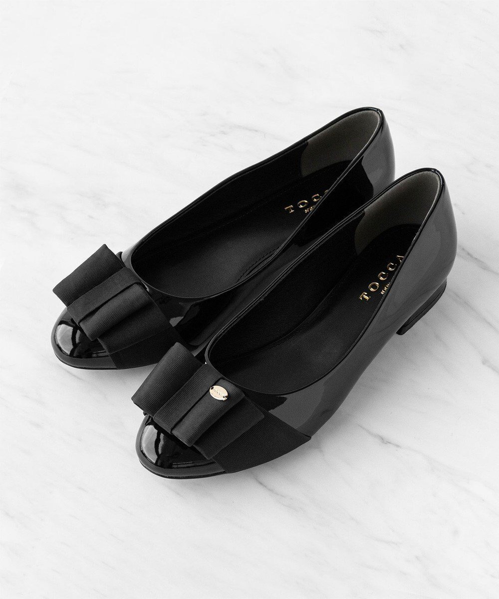 【トッカ/TOCCA】のBIG RIBBON FLATSHOES フラットシューズ インテリア・キッズ・メンズ・レディースファッション・服の通販 founy(ファニー) 　ファッション　Fashion　レディースファッション　WOMEN　2023年　2023　2023春夏・S/S　Ss,Spring/Summer,2023　エナメル　Enamel　クッション　Cushion　シューズ　Shoes　スタイリッシュ　Stylish　フェミニン　Feminine　フォルム　Form　フラット　Flat　フロント　Front　ベーシック　Basic　モダン　Modern　リボン　Ribbon　リュクス　Luxe　再入荷　Restock/Back In Stock/Re Arrival　夏　Summer　S/S・春夏　Ss・Spring/Summer　ビジネス 仕事 通勤　Business　ブラック系|ID: prp329100004336398 ipo3291000000030127449