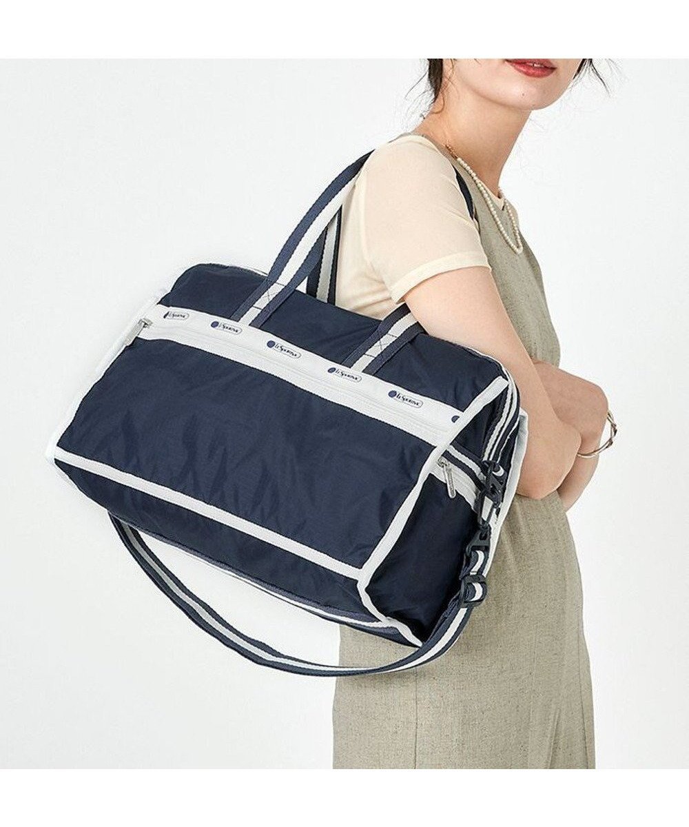 【レスポートサック/LeSportsac】のDELUXE MED WEEKENDER/スペクテイターディープブルー 人気、トレンドファッション・服の通販 founy(ファニー) 　ファッション　Fashion　レディースファッション　WOMEN　アウトドア　Outdoor　軽量　Lightweight　シンプル　Simple　スタイリッシュ　Stylish　スポーツ　Sports　スポーティ　Sporty　トラベル　Travel　人気　Popularity　プリント　Print　ボストンバッグ　Boston Bag　ポケット　Pocket　無地　Plain Color　再入荷　Restock/Back In Stock/Re Arrival　おすすめ　Recommend　旅行　Travel　ビジネス 仕事 通勤　Business　 other-1|ID: prp329100004337527 ipo3291000000030138270