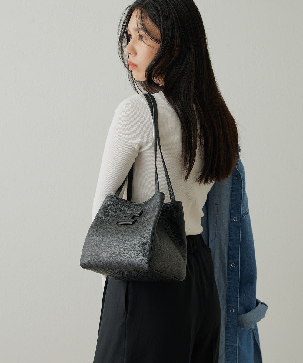 【イアクッチ/IACUCCI】の【再生産決定!】センティエーロ ミニトート CERVO インテリア・キッズ・メンズ・レディースファッション・服の通販 founy(ファニー) 　ファッション　Fashion　レディースファッション　WOMEN　バッグ　Bag　今季　This Season　シンプル　Simple　トレンド　Trend　人気　Popularity　バケツ　Bucket　フォルム　Form　フロント　Front　マグネット　Magnet　ワンポイント　One Point　S/S・春夏　Ss・Spring/Summer　夏　Summer　2025年　2025　2025春夏・S/S　Ss,Spring/Summer,2025　ブラック|ID: prp329100004343972 ipo3291000000031692154