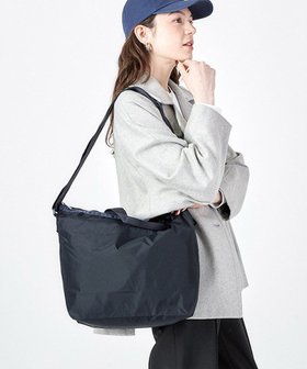 【レスポートサック/LeSportsac】のDELUXE EASY CARRY TOTE/ディープシーブルー 人気、トレンドファッション・服の通販 founy(ファニー) ファッション Fashion レディースファッション WOMEN バッグ Bag アウトドア Outdoor 軽量 Lightweight シンプル Simple 人気 Popularity プリント Print ポケット Pocket 無地 Plain Color 再入荷 Restock/Back In Stock/Re Arrival おすすめ Recommend 旅行 Travel ビジネス 仕事 通勤 Business |ID:prp329100004348272