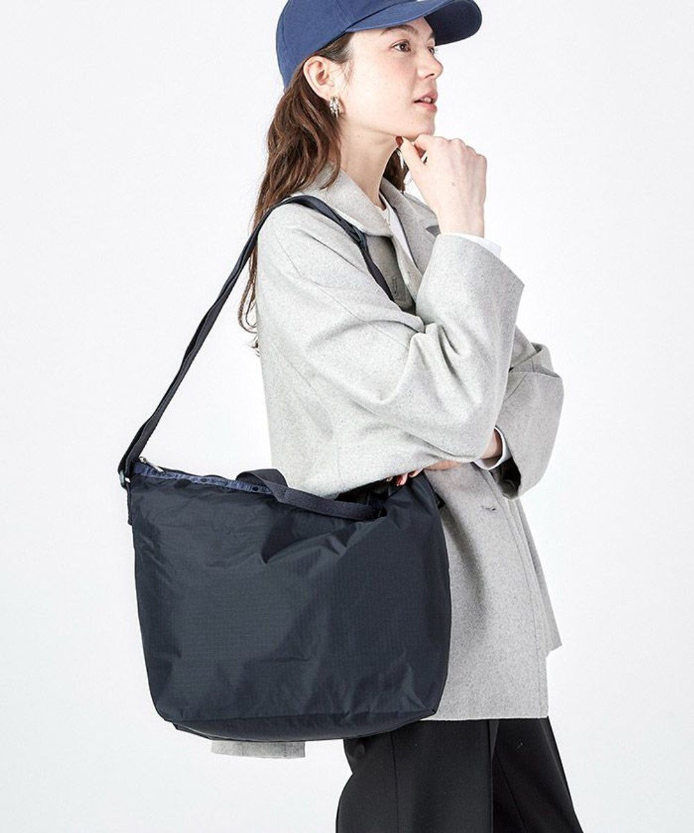 【レスポートサック/LeSportsac】のDELUXE EASY CARRY TOTE/ディープシーブルー 人気、トレンドファッション・服の通販 founy(ファニー) 　ファッション　Fashion　レディースファッション　WOMEN　バッグ　Bag　アウトドア　Outdoor　軽量　Lightweight　シンプル　Simple　人気　Popularity　プリント　Print　ポケット　Pocket　無地　Plain Color　再入荷　Restock/Back In Stock/Re Arrival　おすすめ　Recommend　旅行　Travel　ビジネス 仕事 通勤　Business　 other-1|ID: prp329100004348272 ipo3291000000030359292