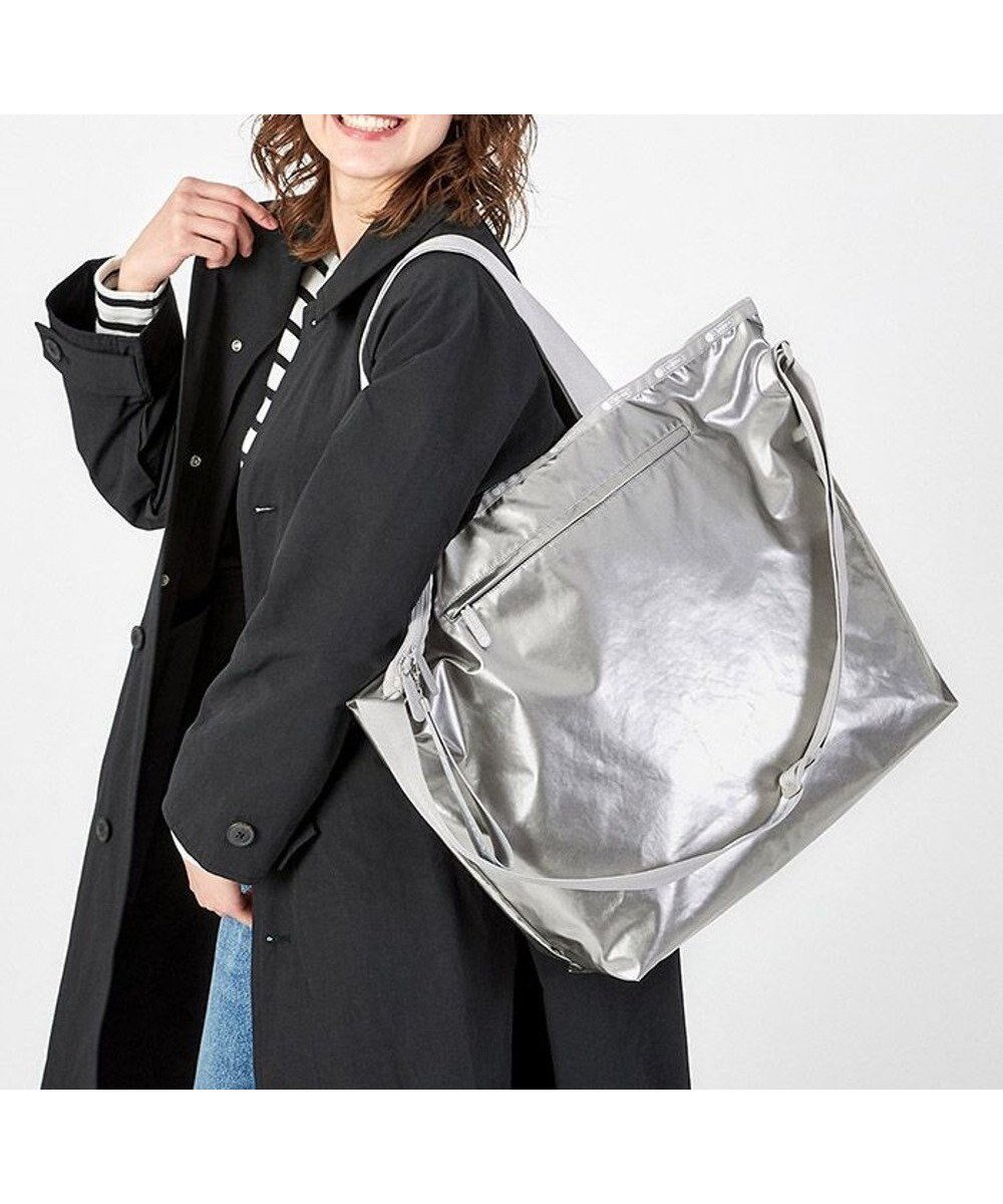 【レスポートサック/LeSportsac】のEASY EDITOR S TOTE2/リュウセイ2 人気、トレンドファッション・服の通販 founy(ファニー) 　ファッション　Fashion　レディースファッション　WOMEN　バッグ　Bag　アウトドア　Outdoor　イエロー　Yellow　軽量　Lightweight　シルバー　Silver　ジャカード　Jacquard　スリット　Slit　トラベル　Travel　人気　Popularity　ビッグ　Big　プリント　Print　ポケット　Pocket　NEW・新作・新着・新入荷　New Arrivals　旅行　Travel　エレガント 上品　Elegant　ビジネス 仕事 通勤　Business　 other-1|ID: prp329100004350716 ipo3291000000030382766