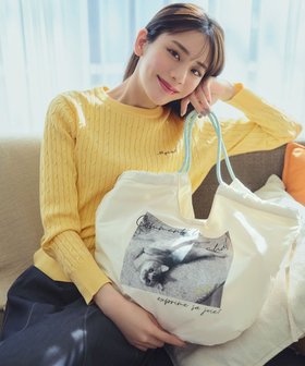 【エニィ スィス/any SiS】の【貴島明日香さんコラボ】キャットラウンド トートバッグ 人気、トレンドファッション・服の通販 founy(ファニー) ファッション Fashion レディースファッション WOMEN バッグ Bag コラボ Collaboration ショルダー Shoulder チュール Tulle プリント Print ポーチ Pouch マグネット Magnet NEW・新作・新着・新入荷 New Arrivals 猫 Cat 雑誌 Magazine |ID:prp329100004350741