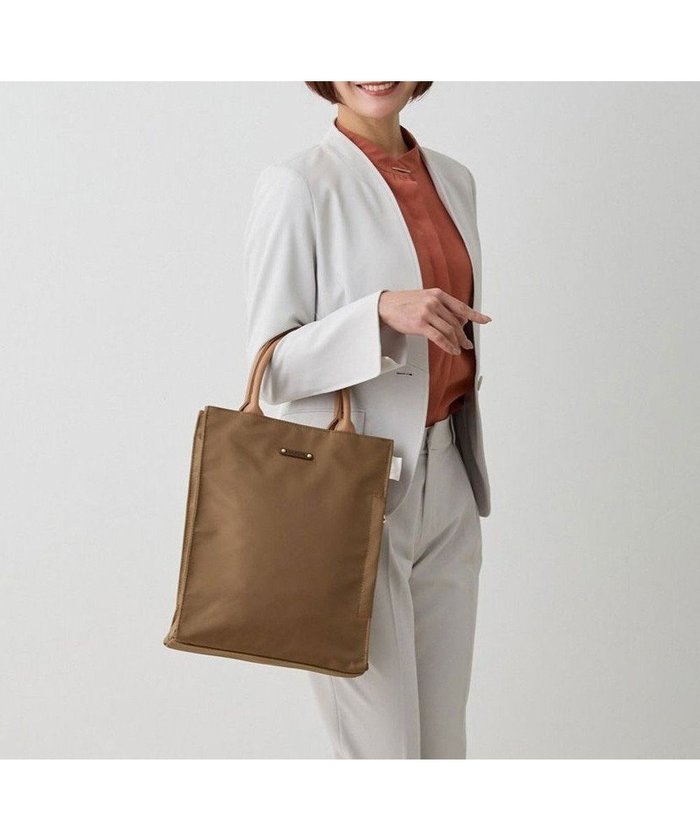 【ルートート/ROOTOTE】の1069【撥水加工】LT.アーキャトル.アンサンブル-A インテリア・キッズ・メンズ・レディースファッション・服の通販 founy(ファニー) https://founy.com/ ファッション Fashion レディースファッション WOMEN トップス・カットソー Tops/Tshirt アンサンブル Knit Ensemble バッグ Bag アンサンブル Ensemble カメラ Camera 雑誌 Magazine フォーマル Formal ベーシック Basic ポケット Pocket マグネット Magnet おすすめ Recommend エレガント 上品 Elegant 入学式 Entrance Ceremony ビジネス 仕事 通勤 Business |ID: prp329100004352271 ipo3291000000031951352