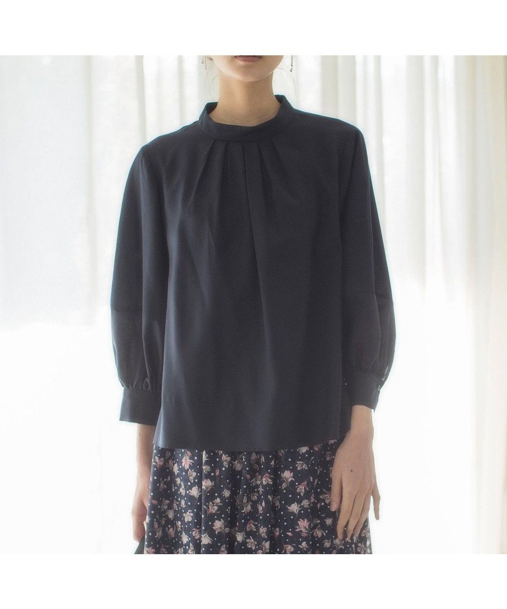 【組曲/KUMIKYOKU】のリヨセルシャーティングハイネック ブラウス インテリア・キッズ・メンズ・レディースファッション・服の通販 founy(ファニー) 　ファッション　Fashion　レディースファッション　Fashion for Women　トップス・カットソー　Cut & Sew Tops　シャツ・ブラウス・オフィスカジュアル　Elegant Blouses & Button-Ups　エレガント 上品　Elegant　春　Spring　ストライプ　Stripe, Striped Pattern　スリーブ　Sleeve, Long Sleeve / Short Sleeve　ドレープ　Drape, Draping Fabric　ハイネック　High Neck, Mock Neck　ボーダー　Border, Stripe　無地　Plain, Solid Color　リラックス　Relax, Relaxed Fit　S/S・春夏　SS, Spring/Summer, Warm Season　夏　Summer　ネイビー系|ID: prp329100004358518 ipo3291000000033641004