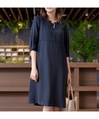 【ティアクラッセ/Tiaclasse】の【洗える】パール付きタックスリーブワンピース ネイビー|ID:prp329100004361379