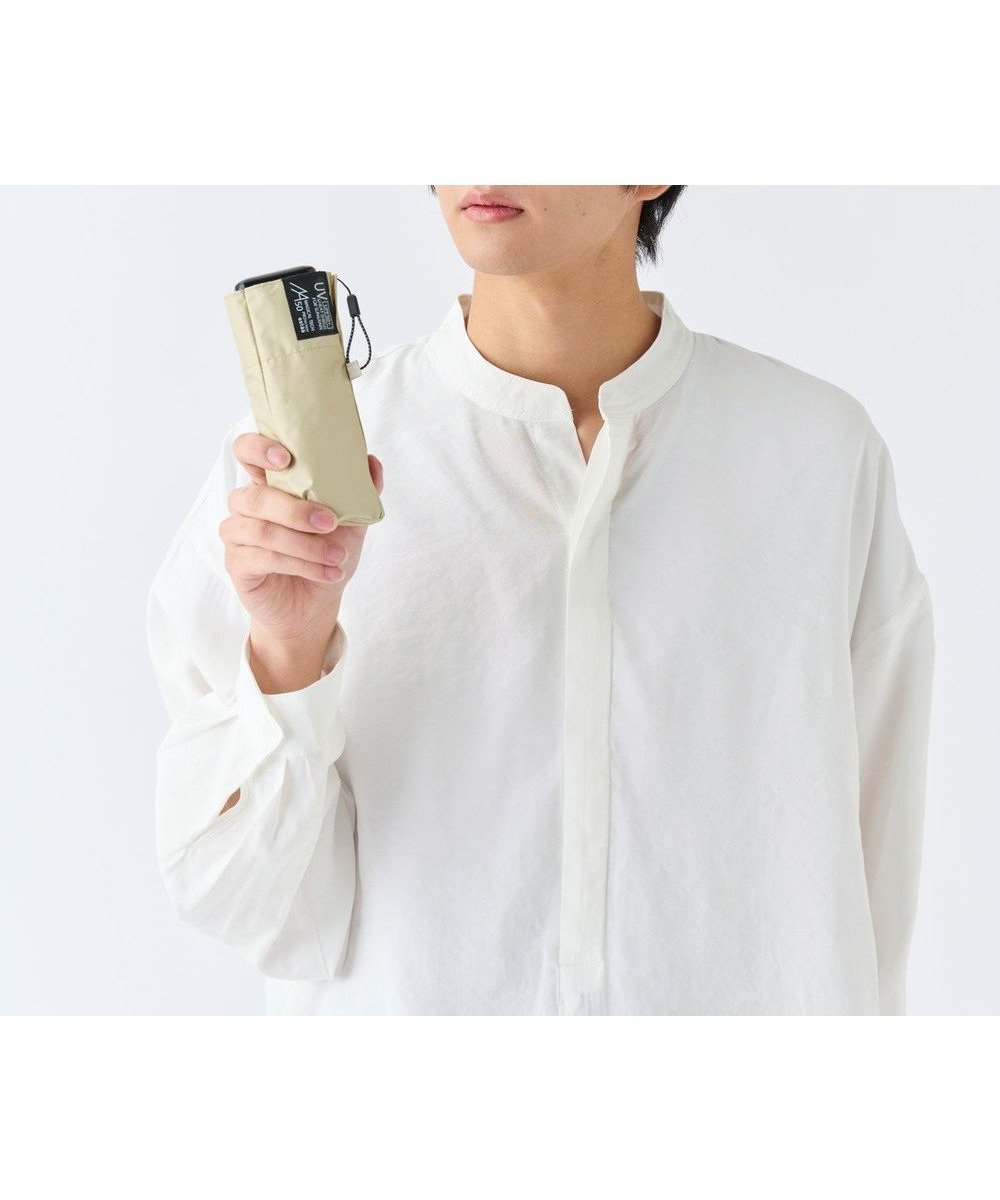 【ムーンバット/MOONBAT】の【遮光100%/超軽量】マジで軽い傘 晴雨兼用折りたたみ日傘 マジカルテックプロテクション 5Flat50 インテリア・キッズ・メンズ・レディースファッション・服の通販 founy(ファニー) 　ファッション　Fashion　レディースファッション　Fashion for Women　レイングッズ・傘・晴雨兼用傘　Umbrellas & Rain Gear　コンパクト　Compact, Small Size　傘　Umbrella, Parasol　軽量　Lightweight, Ultra Light　ハンド　Hand, Handmade　フラット　Flat, Flat Shoes　日傘　Parasol, UV Umbrella　ベージュ|ID: prp329100004365473 ipo3291000000034925213