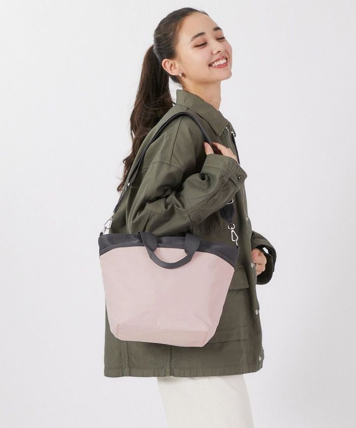 【レスポートサック/LeSportsac】のBUCKET TOTE/ピーチブラッシュ/サンダー インテリア・キッズ・メンズ・レディースファッション・服の通販 founy(ファニー) https://founy.com/ ファッション Fashion レディースファッション WOMEN バッグ Bag 軽量 Lightweight 財布 Wallet トラベル Travel ピーチ Peach プリント Print ポケット Pocket 無地 Plain Color 旅行 Travel |ID: prp329100004369665 ipo3291000000031941434
