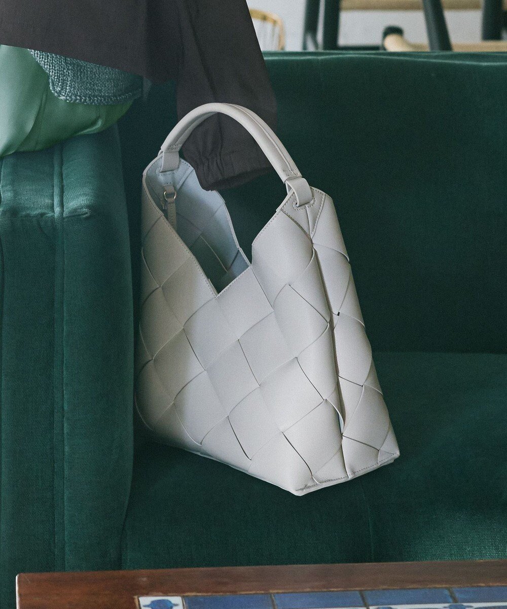 【23区/NIJYUSANKU】のイントレチャート ワンハンドル バッグ インテリア・キッズ・メンズ・レディースファッション・服の通販 founy(ファニー)  ファッション Fashion レディースファッション Fashion for Women バッグ Bags 2025年 2025 2025春夏・S/S Spring/Summer 2025 SS25 スタイリッシュ Stylish, Fashionable フラット Flat, Flat Shoes ポーチ Pouch, Small Case 夏 Summer S/S・春夏 SS, Spring/Summer, Warm Season ビジネス 仕事 通勤 Business / Work / Commuting ベージュ系|ID: prp329100004371816 ipo3291000000034410564