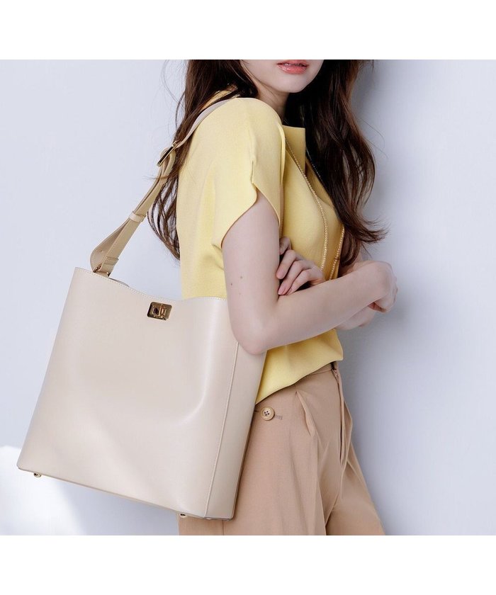 【エニィ スィス/any SiS】の【2WAY】マルチ ショルダーバッグ インテリア・キッズ・メンズ・レディースファッション・服の通販 founy(ファニー) https://founy.com/ ファッション Fashion レディースファッション Fashion for Women バッグ Bags ショルダー Shoulder, Shoulder Strap ポケット Pocket, Pocket Detail ビジネス 仕事 通勤 Business / Work / Commuting 新作・新入荷 New Arrivals / New In |ID: prp329100004380867 ipo3291000000034296142