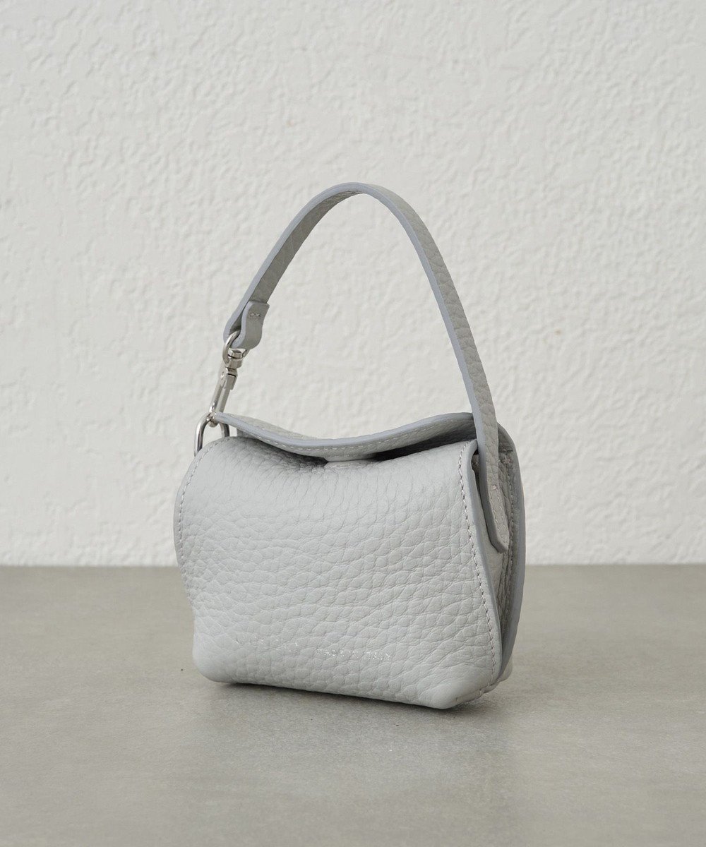 【イアクッチ/IACUCCI】のラーナ ミニチャーム ALCE インテリア・キッズ・メンズ・レディースファッション・服の通販 founy(ファニー) 　ファッション　Fashion　レディースファッション　Fashion for Women　スポーツウェア　Functional & Stylish Sportswear　アクセサリー　Fashion Accessories　イタリア　Italy　スポーツ　Sports, Activewear　チャーム　Charm, Pendant　人気　Popular, Best Seller　フォルム　Silhouette, Form　ポーチ　Pouch, Small Case　マグネット　Magnet, Magnetic Closure　メタル　Metal, Metal Parts　リップ　Lip, Lip Motif　再入荷　Restock / Back in Stock　おすすめ　Recommended / Our Picks　ギフト プレゼント　Gift / Present　2025年　2025　2025春夏・S/S　Spring/Summer 2025 SS25　ライトグレー|ID: prp329100004381691 ipo3291000000033380649