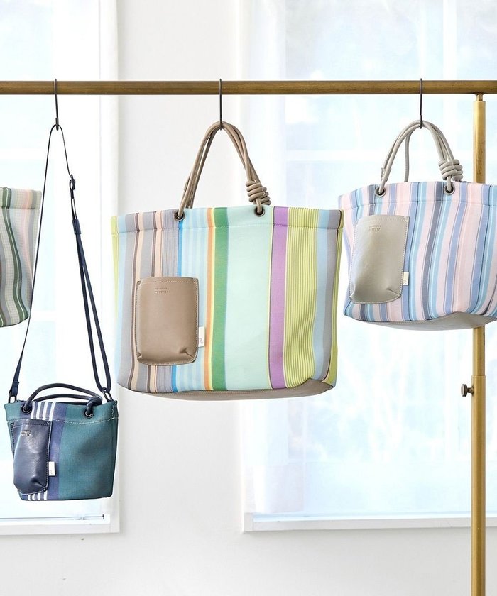 【ルートート/ROOTOTE】の1083【手洗い可能】SC.ミディアム.ストライプ.ウエッファ-B インテリア・キッズ・メンズ・レディースファッション・服の通販 founy(ファニー) https://founy.com/ ファッション Fashion レディースファッション WOMEN バッグ Bag カメラ Camera カラフル Colorful 傘 Umbrella ストライプ Stripe トラベル Travel ドット Dot ボックス Box ポケット Pocket ポーチ Pouch ミックス Mix ランダム Random リゾート Resort おすすめ Recommend |ID: prp329100004385076 ipo3291000000031916724