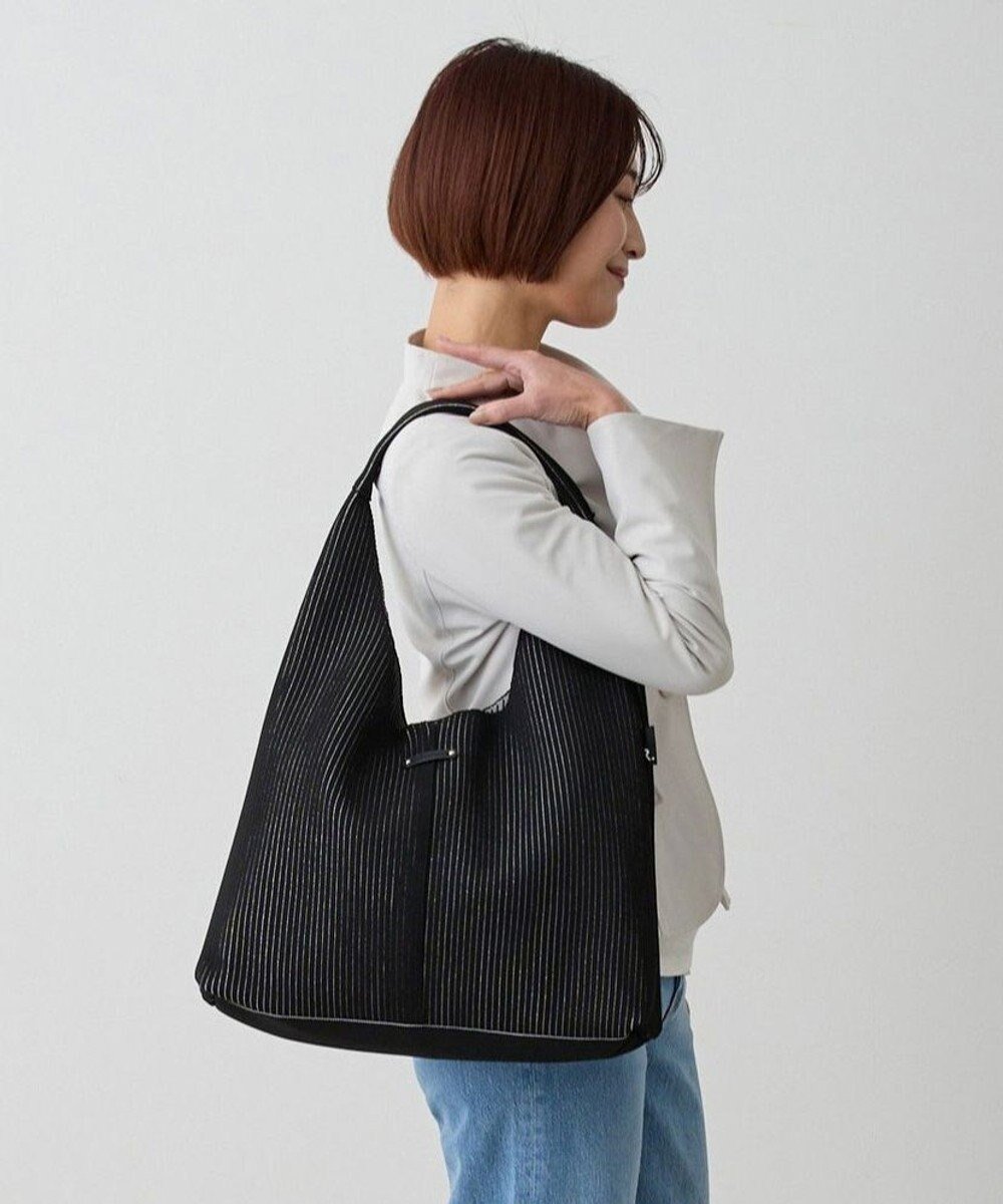 【ルートート/ROOTOTE】の1061【ラメ糸ミックス-A4収納】LT.ラウンド.グリンプス.ニット-A 人気、トレンドファッション・服の通販 founy(ファニー) 　ファッション　Fashion　レディースファッション　Fashion for Women　トップス・カットソー　Cut & Sew Tops　ニット　Knit Tops & Sweaters　カメラ　Camera Accessories　ポケット　Pocket, Pocket Detail　マグネット　Magnet, Magnetic Closure　ミックス　Mix, Mixed Style　ラウンド　Round, Round Neck　新作・新入荷　New Arrivals / New In　 other-1|ID: prp329100004392041 ipo3291000000032565435