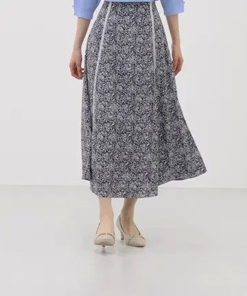 【エニィ スィス/any SiS】の【洗える】ラインポイントフラワー スカート インテリア・キッズ・メンズ・レディースファッション・服の通販 founy(ファニー) https://founy.com/ ファッション Fashion レディースファッション Fashion for Women スカート Skirts ウォッシャブル Machine Washable 春 Spring 洗える Machine Washable カットソー Cut and Sewn Top シンプル Simple, Minimal ジャケット Jacket, Outerwear ストレッチ Stretch, Stretchy Fabric バランス Balance, Style Balance パイピング Piping, Trim Design パーカー Hoodie, Parka フラワー Flower, Floral フレア Flare, Flared プリント Print, Printed Pattern モノトーン Monotone, Black and White S/S・春夏 SS, Spring/Summer, Warm Season おすすめ Recommended / Our Picks 夏 Summer 新作・新入荷 New Arrivals / New In |ID: prp329100004393824 ipo3291000000034296099