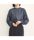【アンフィーロ 自由区/UNFILO】のシャンブレーデニム ショルダータックブラウス インディゴ|ID: prp329100004395079 ipo3291000000031906208