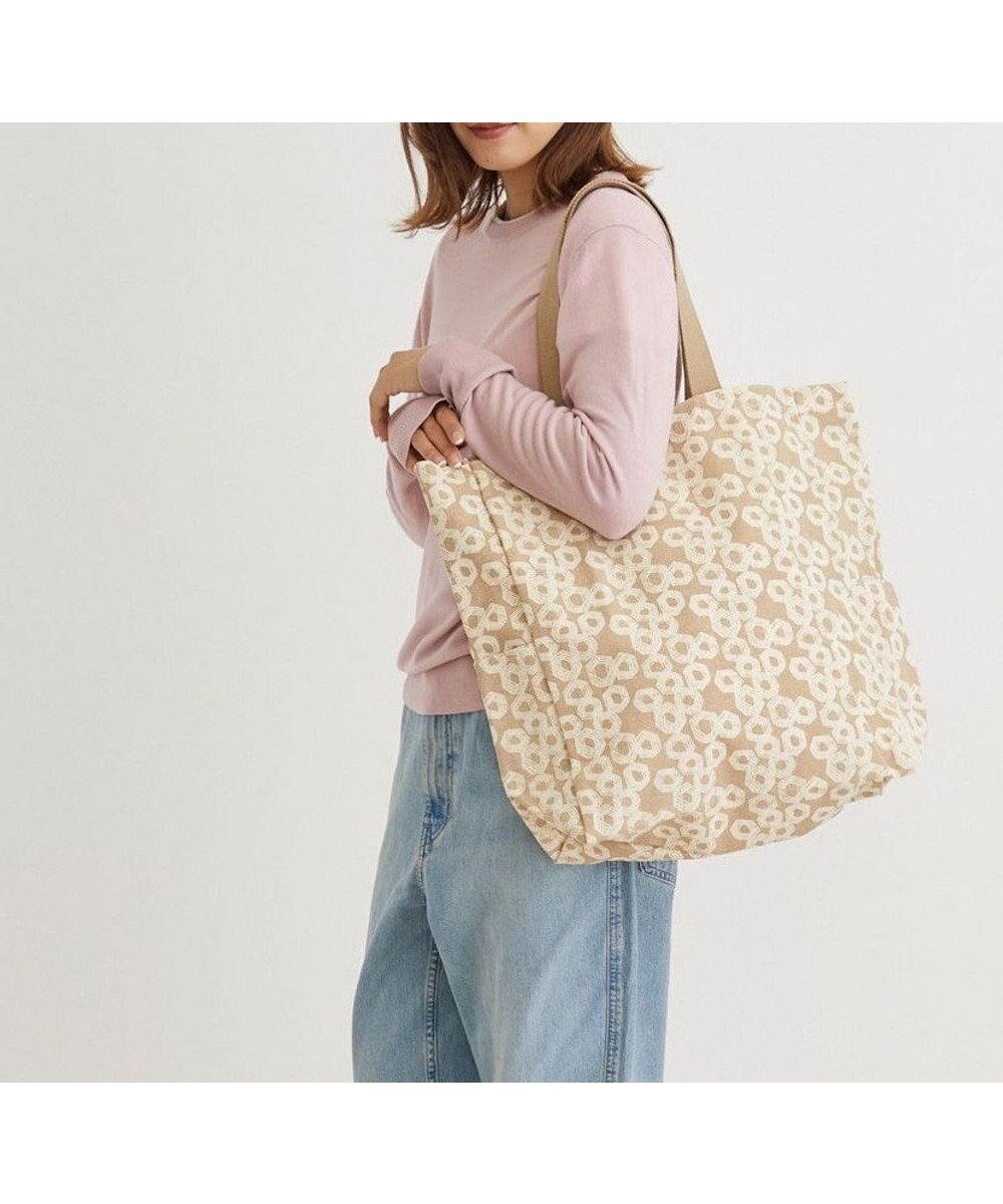 【ルートート/ROOTOTE】の1200【A4サイズ収納】EU.トール.マルシェ-B インテリア・キッズ・メンズ・レディースファッション・服の通販 founy(ファニー) 　ファッション　Fashion　レディースファッション　WOMEN　バッグ　Bag　カメラ　Camera　キャンバス　Canvas　傘　Umbrella　軽量　Lightweight　ストール　Stall　プリント　Print　ボックス　Box　ポケット　Pocket　ランダム　Random　ロマンティック　Romantic　おすすめ　Recommend　NEW・新作・新着・新入荷　New Arrivals　05:ベージュ|ID: prp329100004400274 ipo3291000000031069346