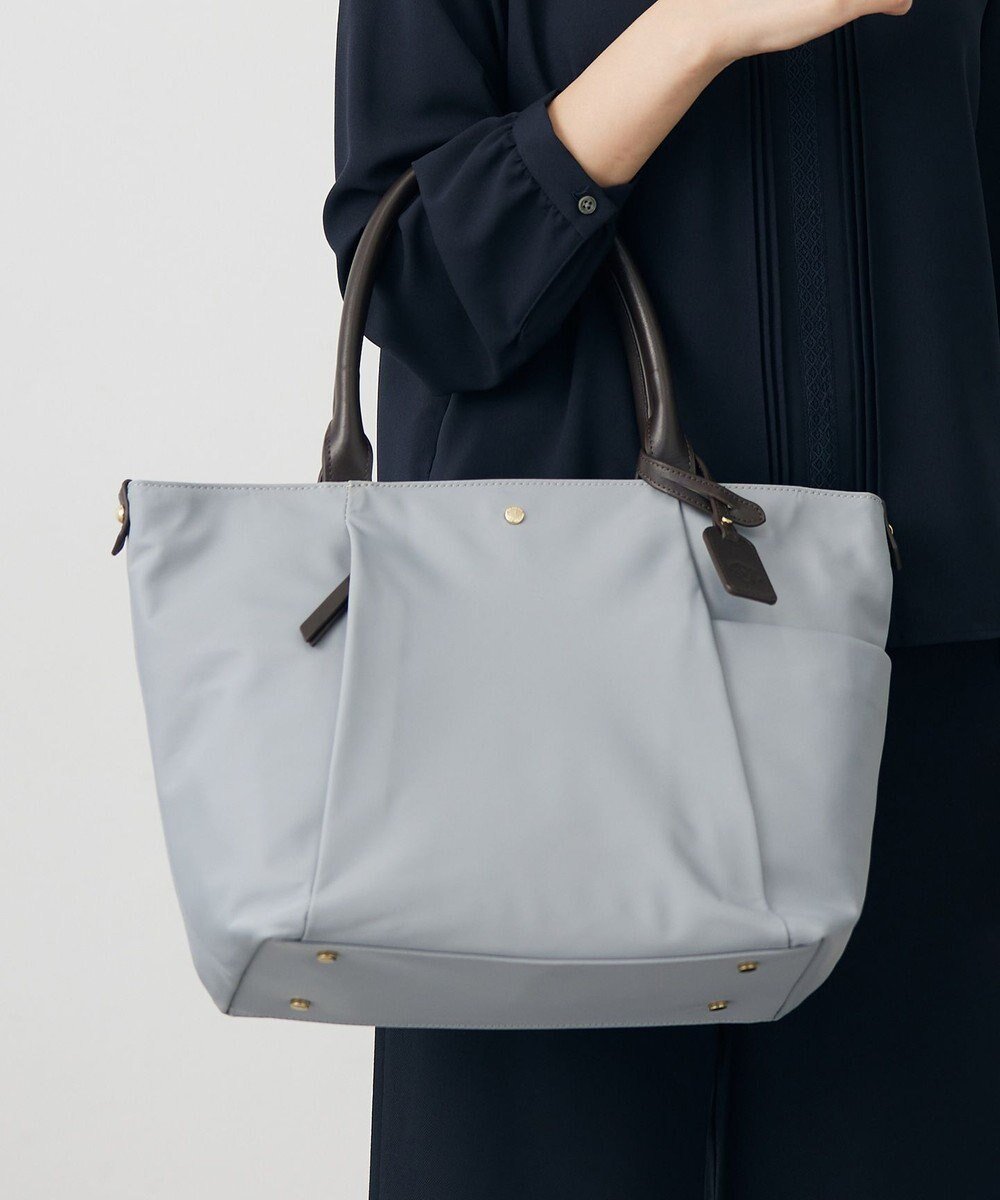【ジェイ プレス/J.PRESS】の【A4サイズ収納可】 ナイロン トート バッグ 人気、トレンドファッション・服の通販 founy(ファニー) 　ファッション　Fashion　レディースファッション　Fashion for Women　バッグ　Bags　傘　Umbrella, Parasol　軽量　Lightweight, Ultra Light　財布　Wallet, Purse　チャーム　Charm, Pendant　トートバッグ　Tote Bag, Large Shoulder Bag　人気　Popular, Best Seller　フロント　Front, Front Design　ポケット　Pocket, Pocket Detail　ポシェット　Pochette, Mini Bag　ポーチ　Pouch, Small Case　おすすめ　Recommended / Our Picks　エレガント 上品　Elegant　ビジネス 仕事 通勤　Business / Work / Commuting　 other-1|ID: prp329100004401358 ipo3291000000033599406