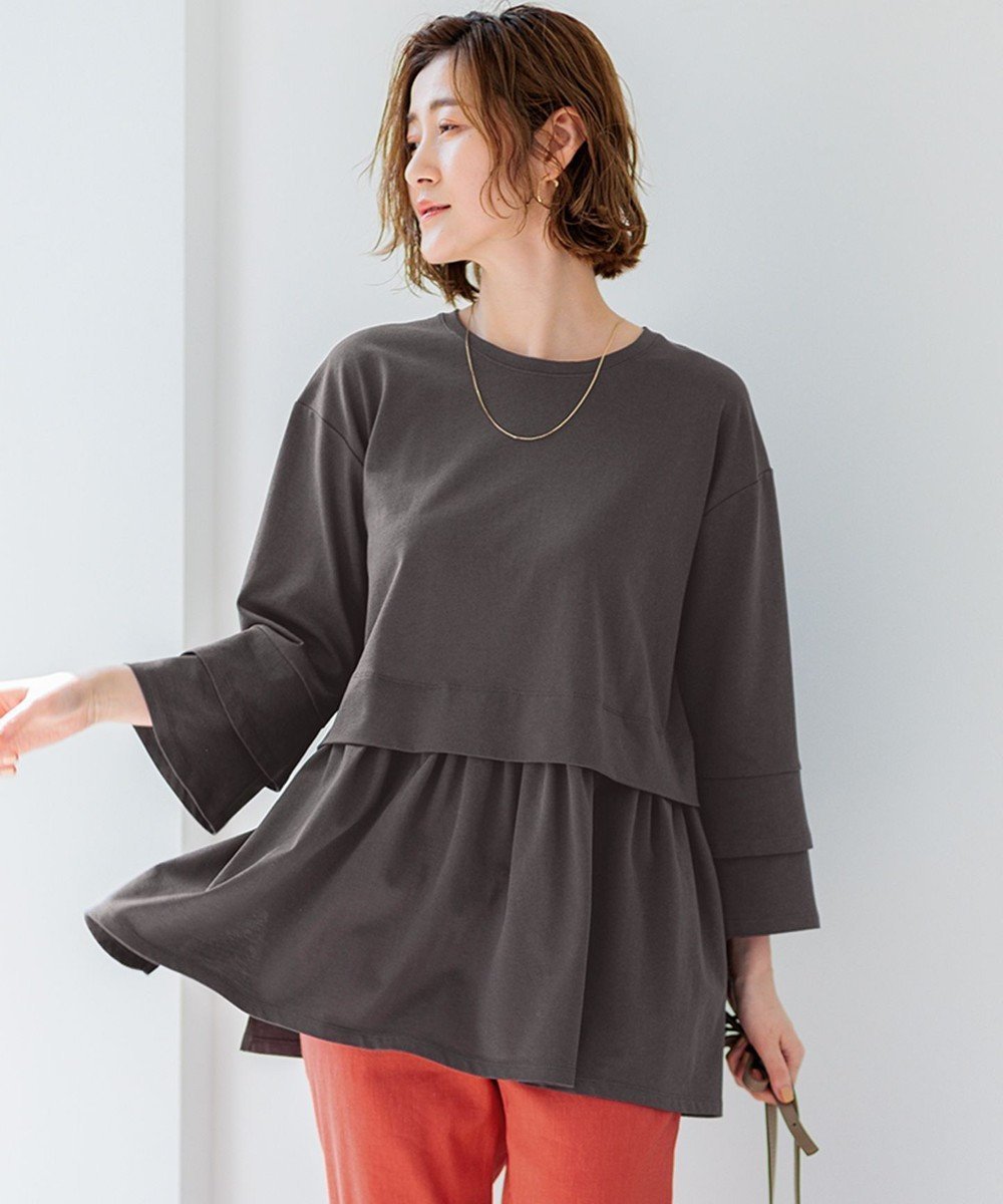 【23区/NIJYUSANKU】の【SLOW/好評につき新色追加】エフォートレス デザインTシャツ インテリア・キッズ・メンズ・レディースファッション・服の通販 founy(ファニー) 　ファッション　Fashion　レディースファッション　WOMEN　トップス・カットソー　Tops/Tshirt　シャツ/ブラウス　Shirts/Blouses　ロング / Tシャツ　T-Shirts　カットソー　Cut and Sewn　春　Spring　カットソー　Cut And Sew　カーゴパンツ　Cargo Pants　スリット　Slit　デニム　Denim　定番　Standard　ベーシック　Basic　S/S・春夏　Ss・Spring/Summer　再入荷　Restock/Back In Stock/Re Arrival　おすすめ　Recommend　夏　Summer　2024年　2024　2024春夏・S/S　Ss,Spring/Summer,2024　グレー系|ID: prp329100004404416 ipo3291000000031963748