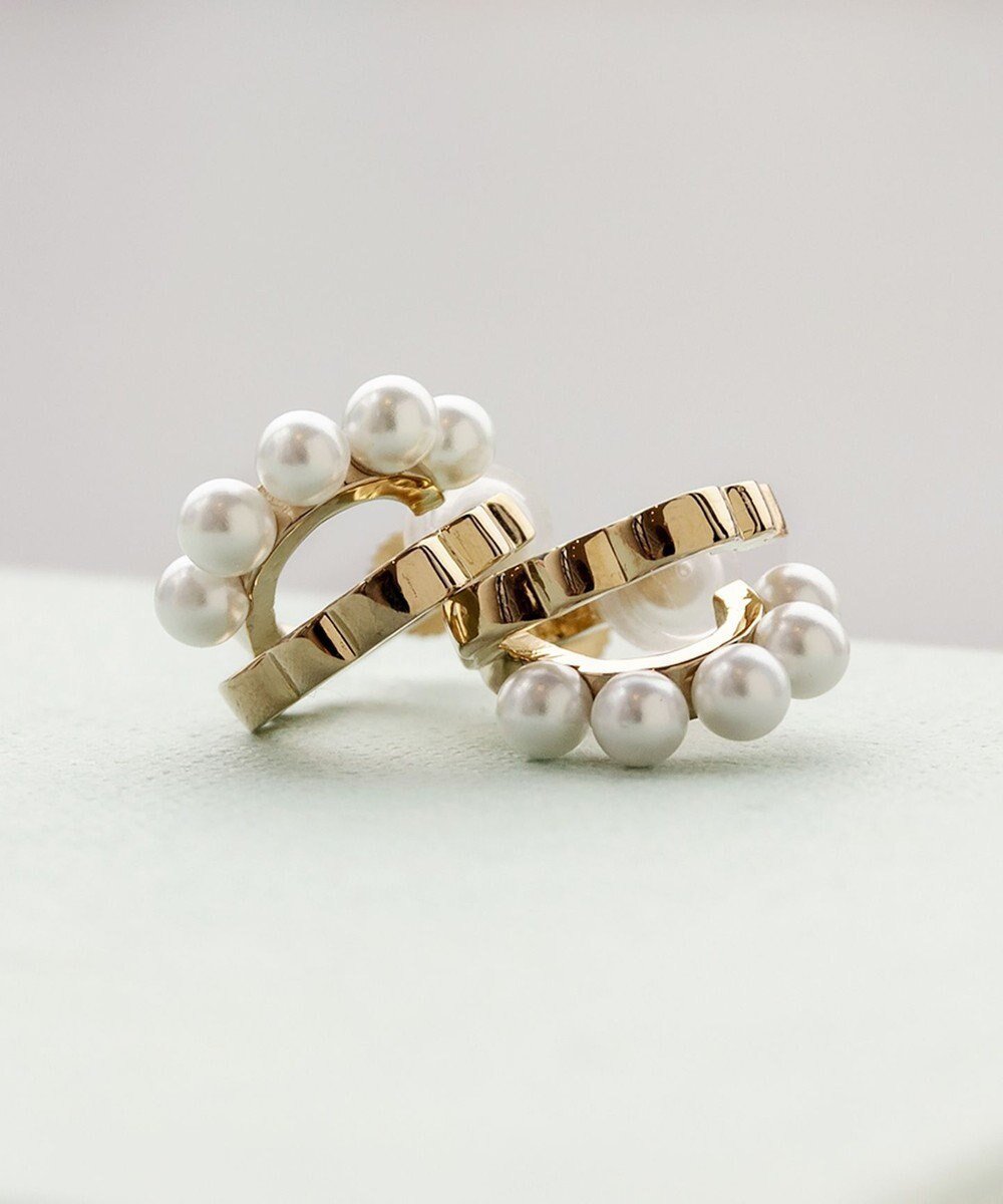 【トッカ/TOCCA】のPEARL CLOVER HOOP EARRINGS イヤリング インテリア・キッズ・メンズ・レディースファッション・服の通販 founy(ファニー) 　ファッション　Fashion　レディースファッション　WOMEN　ジュエリー　Jewelry　リング　Rings　イヤリング　Earrings　アクセサリー　Accessories　イヤリング　Earrings　コレクション　Collection　シリコン　Silicon　シンプル　Simple　ドレス　Dress　パール　Pearl　フォルム　Form　フォーマル　Formal　フープ　Hoop　ポーチ　Pouch　メタル　Metal　モダン　Modern　モチーフ　Motif　ゴールド系|ID: prp329100004404492 ipo3291000000031951271