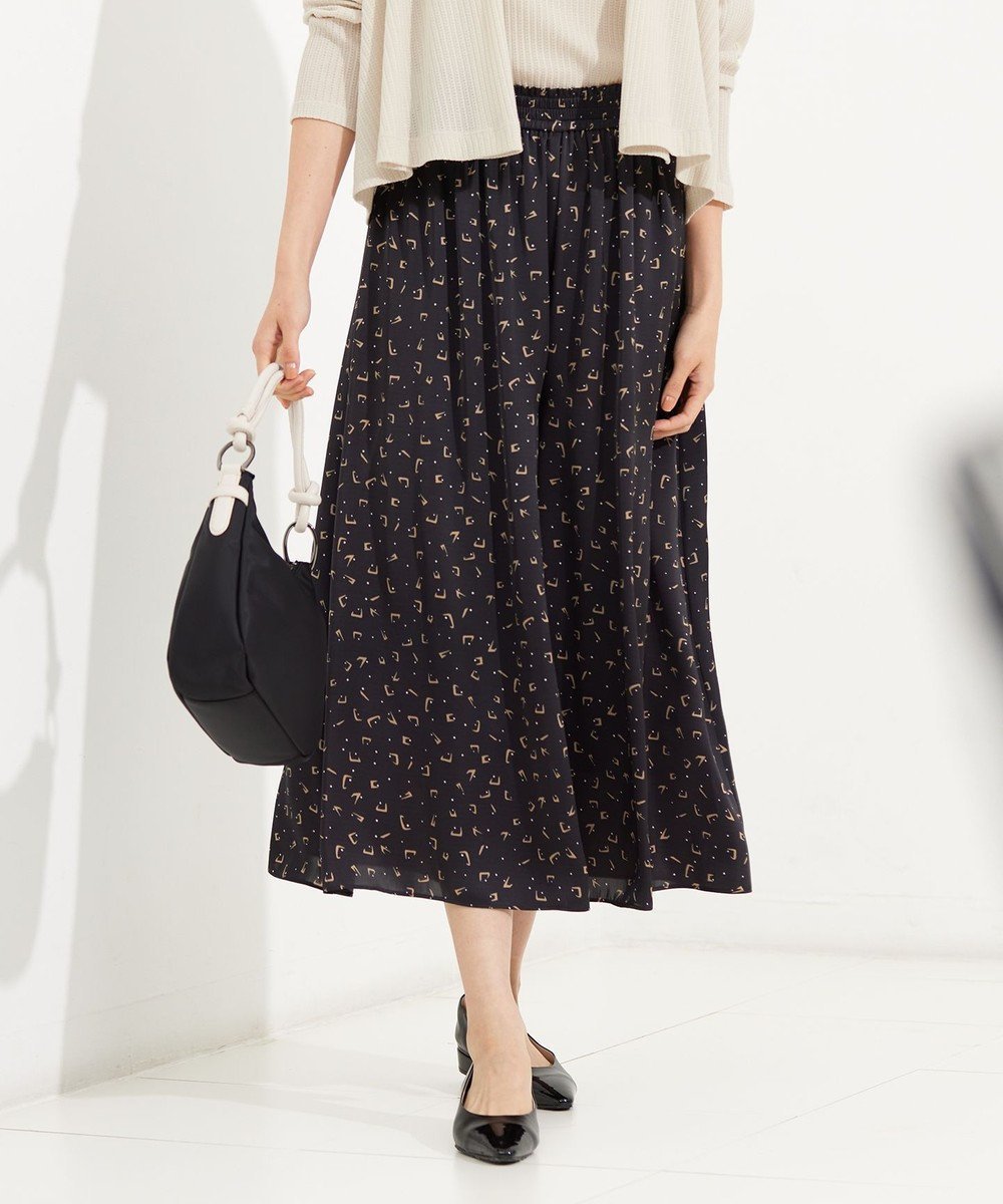 【自由区/JIYU-KU】の【カタログ掲載・セットアップ対応・ウエストゴム・洗える】セミブライトサテンギャザー パンツ インテリア・キッズ・メンズ・レディースファッション・服の通販 founy(ファニー) 　ファッション　Fashion　レディースファッション　Fashion for Women　セットアップ　Matching Sets　レディースパンツ・ボトムス　Pants & Trousers / Bottoms　おすすめ　Recommended / Our Picks　ガウチョパンツ　Gaucho Pants, Culottes　ギャザー　Gathered, Ruffled　サテン　Satin, Glossy Fabric　シルク　Silk, 100% Silk　セットアップ　Set-Up, Coordinated Outfit　ドレープ　Drape, Draping Fabric　リラックス　Relax, Relaxed Fit　人気　Popular, Best Seller　定番　Standard, Basic Item　洗える　Machine Washable　A/W・秋冬　Autumn/Winter　ネイビープリント|ID: prp329100004406585 ipo3291000000034308742