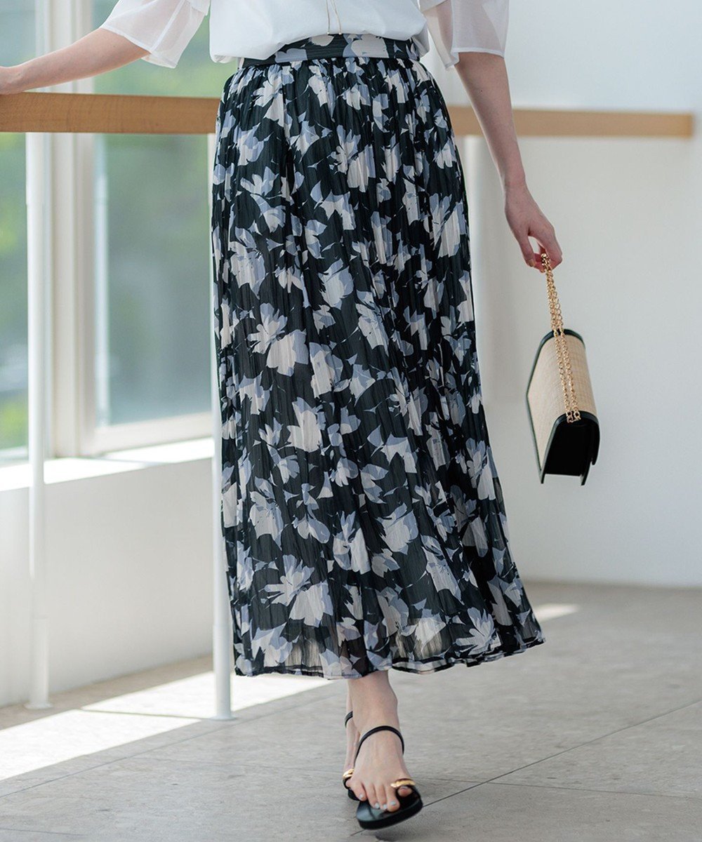 【23区/NIJYUSANKU】の【洗える】Ratti シャドーフラワープリント スカート インテリア・キッズ・メンズ・レディースファッション・服の通販 founy(ファニー) ファッション Fashion レディースファッション Fashion for Women スカート Skirts イタリア Italy 春 Spring 洗える Machine Washable クラッシュ Distressed, Crashed Style シアー Sheer, See-Through シフォン Chiffon, Lightweight Fabric シンプル Simple, Minimal セットアップ Set-Up, Coordinated Outfit トレンド Trend, Trending Now フレア Flare, Flared プリント Print, Printed Pattern プリーツ Pleats, Pleated モダン Modern, Contemporary モチーフ Motif, Design Theme モノトーン Monotone, Black and White S/S・春夏 SS, Spring/Summer, Warm Season おすすめ Recommended / Our Picks 夏 Summer 2024年 2024 2024春夏・S/S Spring/Summer 2024 SS24 エレガント 上品 Elegant モノトーンプリント|ID: prp329100004406611 ipo3291000000035165457