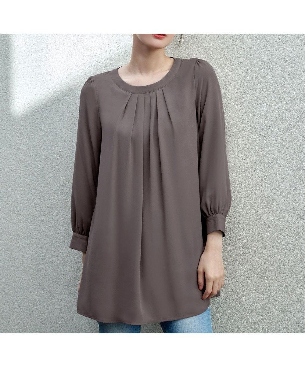 【ティアクラッセ/Tiaclasse】の【新色追加・洗える】裏起毛ジョーゼット胸元タックチュニックブラウス インテリア・キッズ・メンズ・レディースファッション・服の通販 founy(ファニー) 　ファッション　Fashion　レディースファッション　Fashion for Women　トップス・カットソー　Cut & Sew Tops　シャツ・ブラウス・オフィスカジュアル　Elegant Blouses & Button-Ups　アクセサリー　Fashion Accessories　ウォッシャブル　Machine Washable　春　Spring　洗える　Machine Washable　秋　Autumn　シンプル　Simple, Minimal　ジョーゼット　Georgette, Semi-Sheer Fabric　スマート　Smart, Elegant　スリーブ　Sleeve, Long Sleeve / Short Sleeve　チュニック　Tunic, Long Top　ドレープ　Drape, Draping Fabric　長袖　Long Sleeve, Full Sleeve　フェミニン　Feminine, Girly　フォーマル　Formal, Dressy　フレア　Flare, Flared　ブローチ　Brooch, Pin Brooch　ポケット　Pocket, Pocket Detail　ラウンド　Round, Round Neck　ロング　Long, Long-Length　冬　Winter / This Winter　A/W・秋冬　Autumn/Winter　再入荷　Restock / Back in Stock　新作・新入荷　New Arrivals / New In　ビジネス 仕事 通勤　Business / Work / Commuting　モカ|ID: prp329100004407107 ipo3291000000033591654