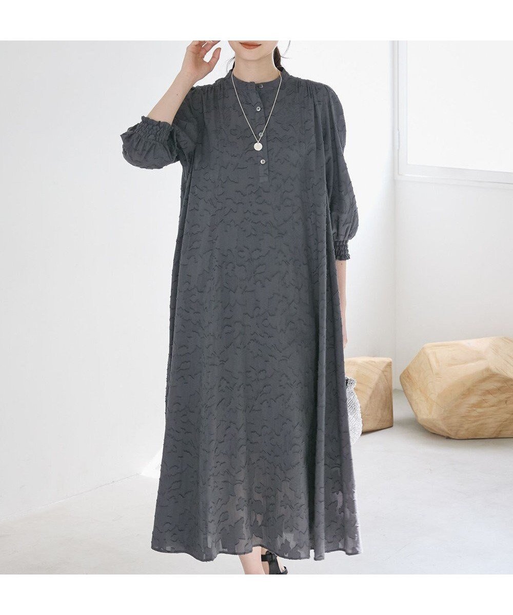 【23区/NIJYUSANKU】の【SLOW/一部店舗限定】コットンジャカード ワンピース インテリア・キッズ・メンズ・レディースファッション・服の通販 founy(ファニー) 　ファッション　Fashion　レディースファッション　WOMEN　ワンピース　Dress　春　Spring　シャーリング　Shirring　ジャカード　Jacquard　フラワー　Flower　フレア　Flare　ロング　Long　ワッシャー　Washer　S/S・春夏　Ss・Spring/Summer　おすすめ　Recommend　夏　Summer　2025年　2025　2025春夏・S/S　Ss,Spring/Summer,2025　グレー系|ID: prp329100004407801 ipo3291000000031534859